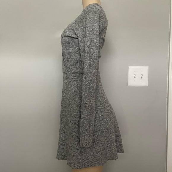 *NWT* Hollister Dress - Size Small - Picture 2 of 3
